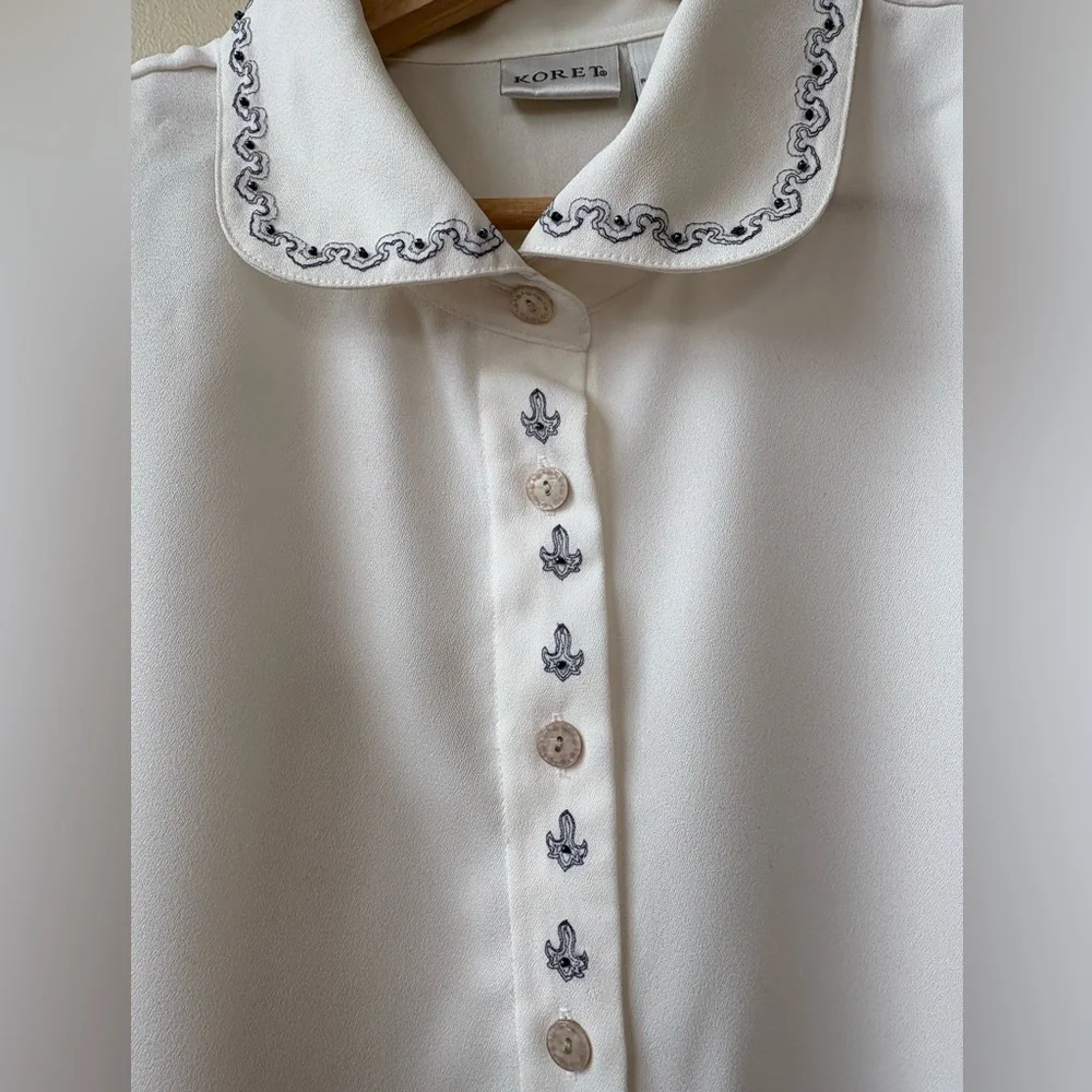 NWT - Elegant White Button-Up Blouse With Beading - Picture 4 of 14